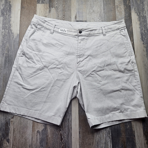 lululemon athletica Other - Lululemon Men's Commission Classic Fit Short 9" Oxford Style